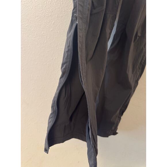 REI co-op grey cargo hiking pants convertible women's size 10 - Picture 3 of 5